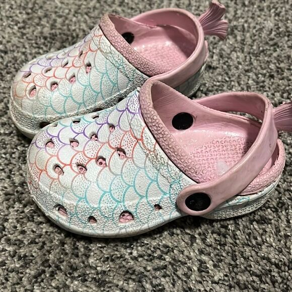 Croc like capelli - pink and white - size 7 - Picture 1 of 5